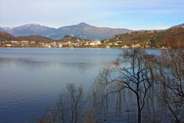 Veduta dal lago Grande (foto di Alessandro Vecchi - 2010)